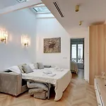 348 Ponthieu - Superb In *