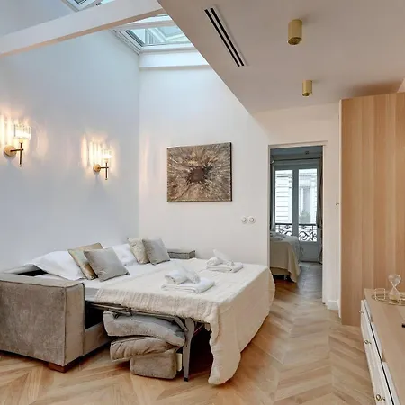 348 Ponthieu - Superb In *