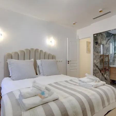 Apartment 348 Ponthieu - Superb In Paris