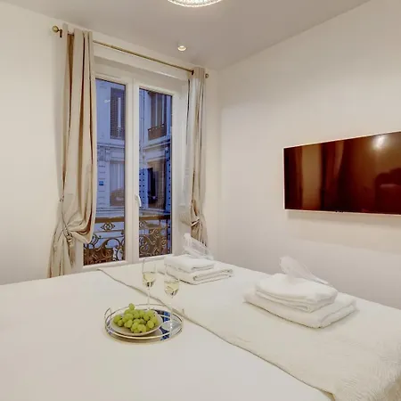 Apartment 348 Ponthieu - Superb In