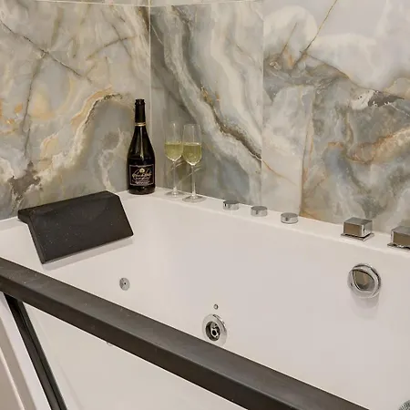 Apartment 348 Ponthieu - Superb In