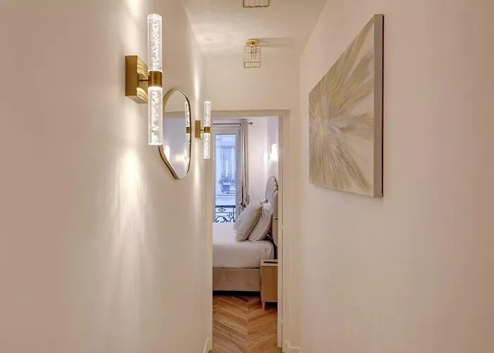 348 Ponthieu - Superb In * Parigi