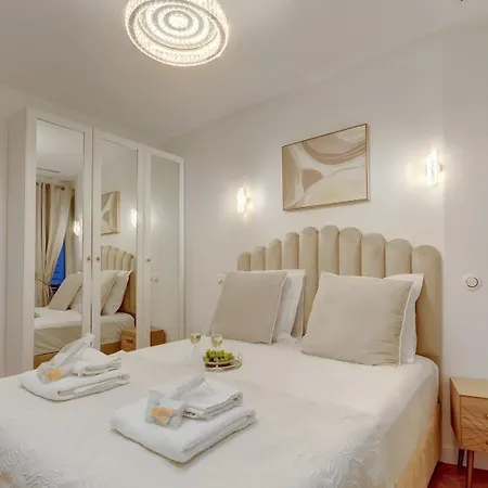 Апартаменты 348 Ponthieu - Superb In