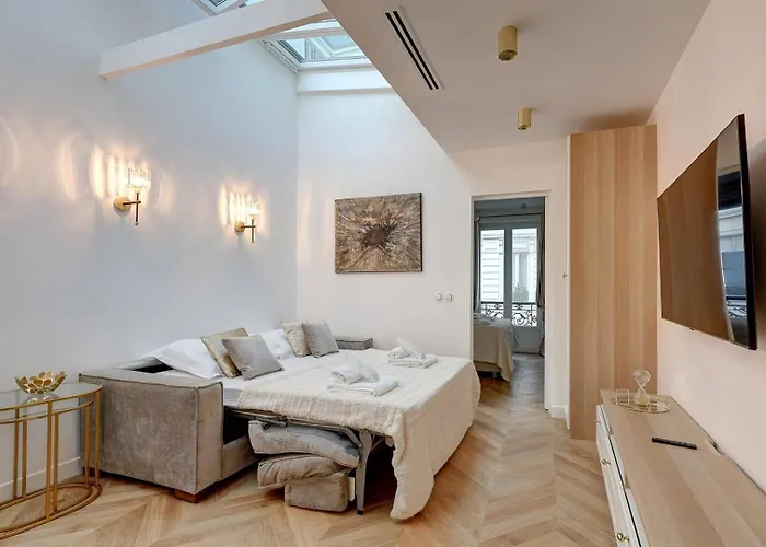 348 Ponthieu - Superb In *