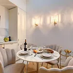 348 Ponthieu - Superb In *